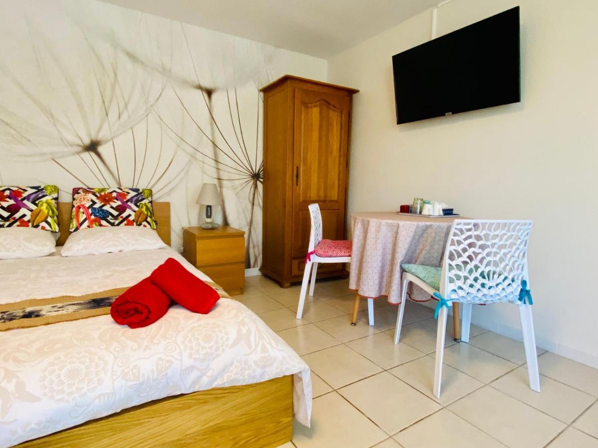 Bed and Breakfast Mas Des Tournevents Лезиньян-Корбьер Экстерьер фото